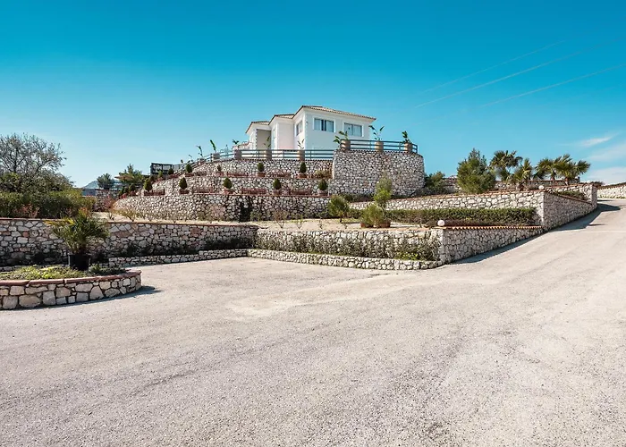 Villa Paramithia Afando