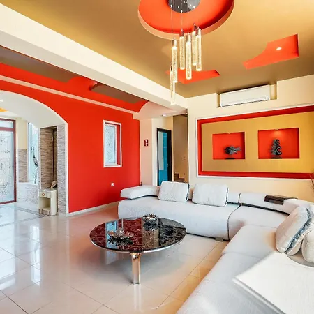 Villa Paramithia